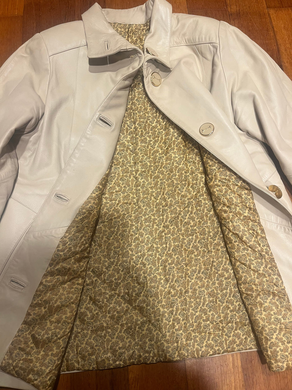 Genuine vintage leather jacket from the 90s M's boutique