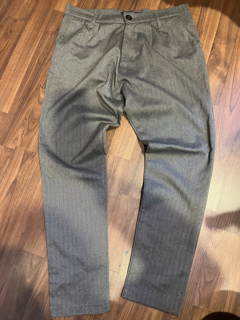 Pantalone Tokuno Shima