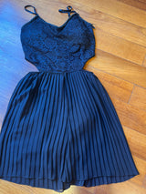 Lace and pleated short dress